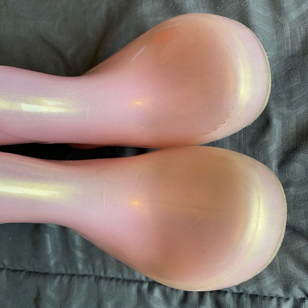 Pink translucent rain boots - Picture 4 of 8